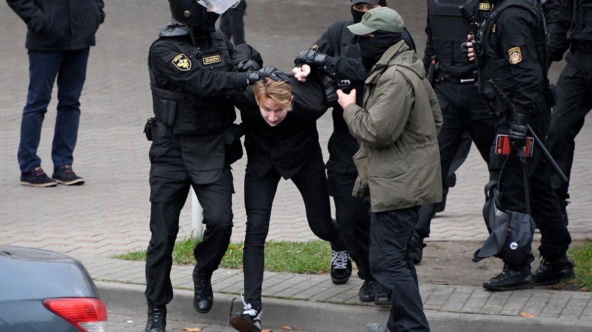 V Bělorusku zadrželi 680 protestujících. Je mezi nimi i olympionik